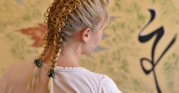 Плетение волос и косичек - краткая информация