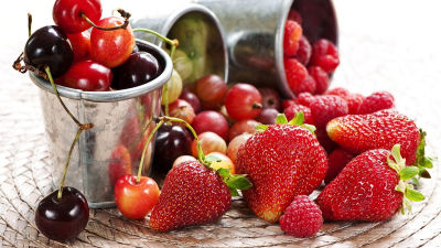 Домашние фруктовые и ягодные маски для лица