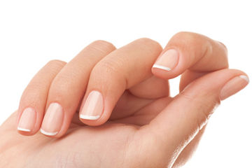 О чем говорят дефекты ногтей?