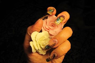 Наращивание ногтей от школы 