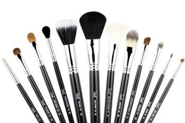 Кисточки для макияжа губ и лица