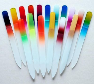 Как лучше ухаживать за ногтями на руках и ногах?