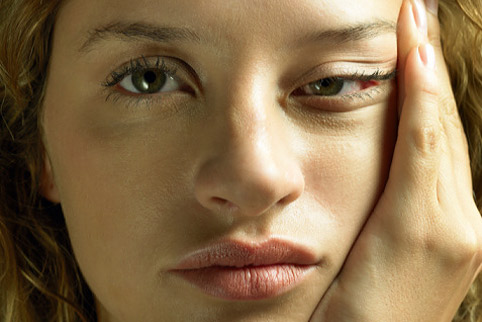 усталость на лице